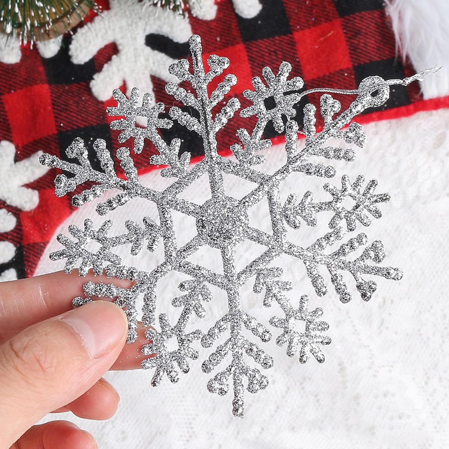 Glitter Christmas Snowflake Ornaments，40 Pack Silver Plastic Winter Wonderland Decorations for Winter Christmas Tree, W